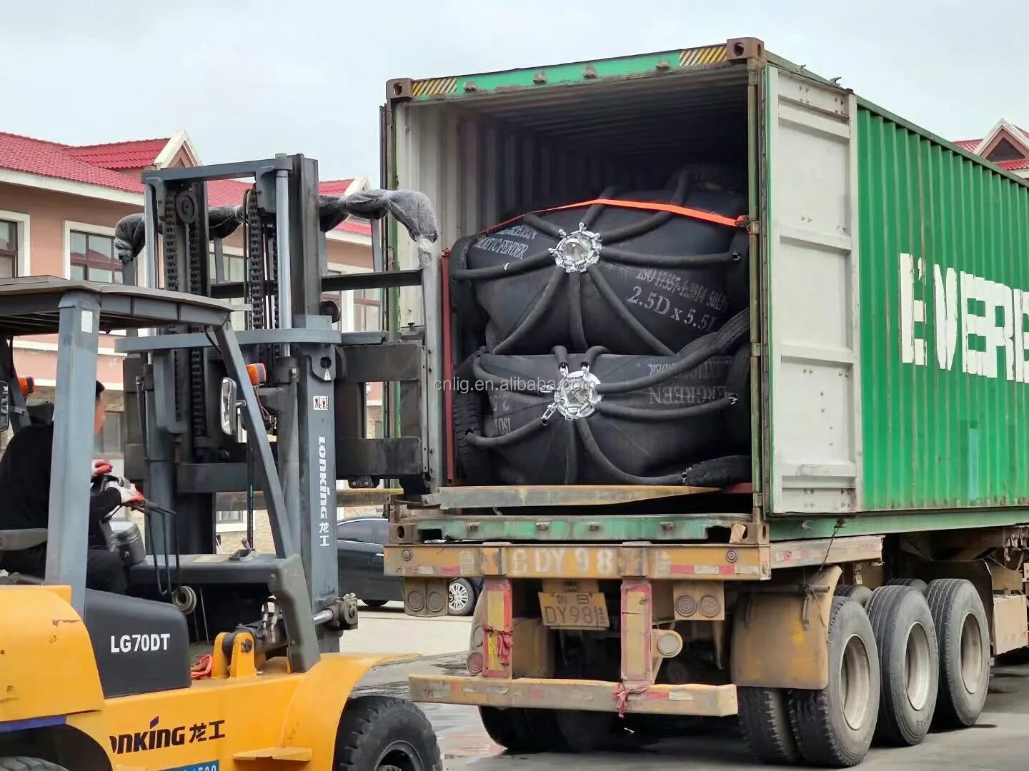 BV Certificated Pneumatic Marine Rubber Fender Yokohama Ship To Ship Fishing Boat Fender