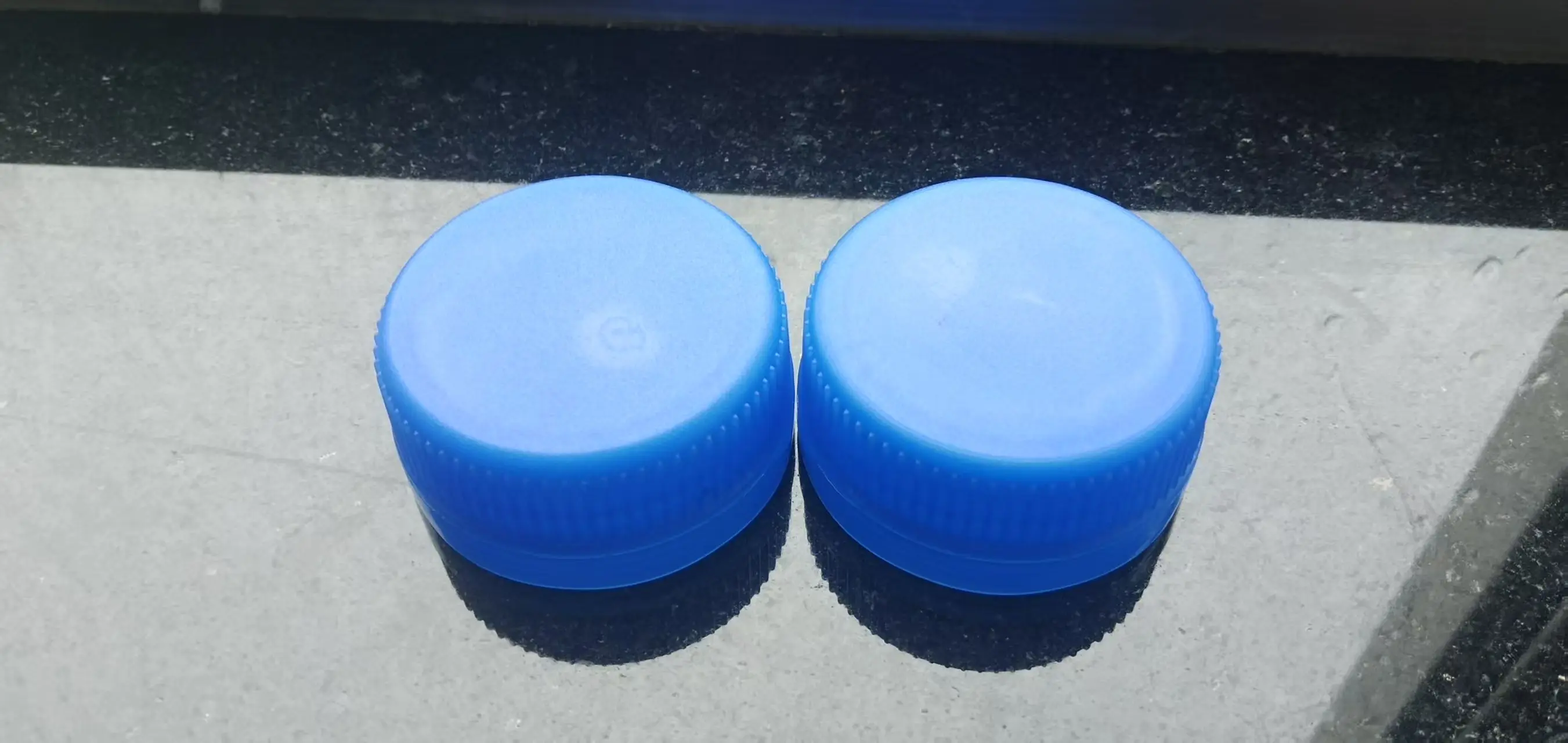 Factory Outlet First-rate Attractive and Reasonable Price Customized  45mm  Plastic Water Bottle Caps details