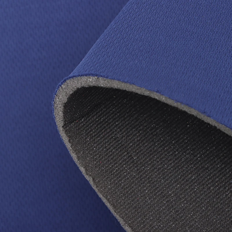 Hurtowa sprzedaż tkaniny trójwarstwowej laminowanej z siatką typu „oczyk ptaka” i pianką, stosowanej jako materiał na wewnętrzne wyściółki kasków / sprzęt ochronny sportowy