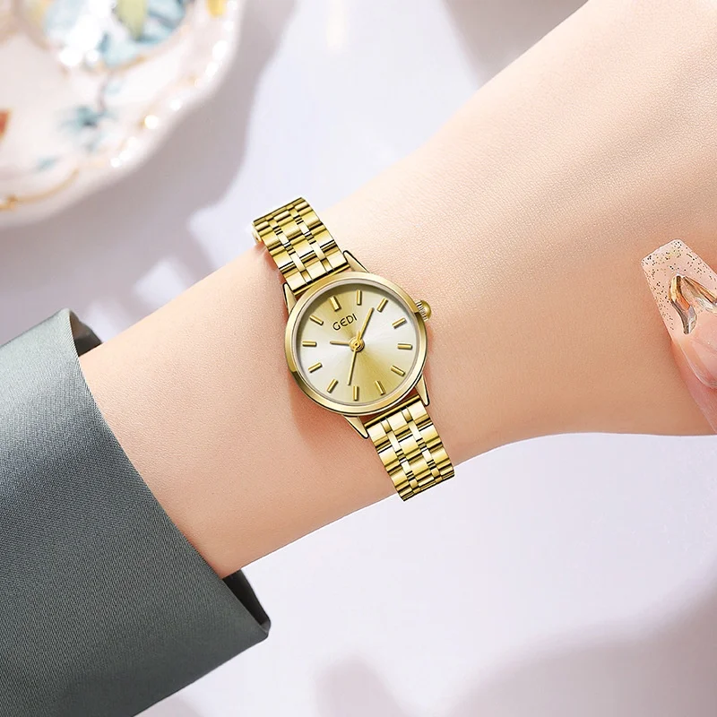 Quartz Women's Watch OM-512882