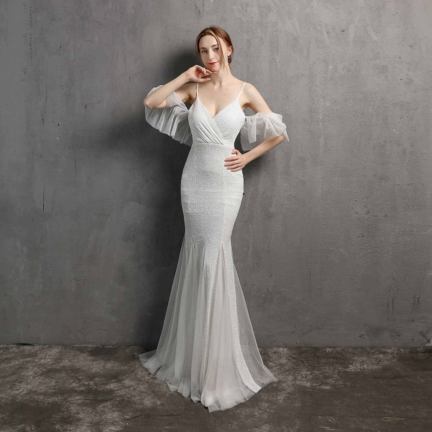 2022 más nuevo diseño Simple lentejuelas con flecos fuera del