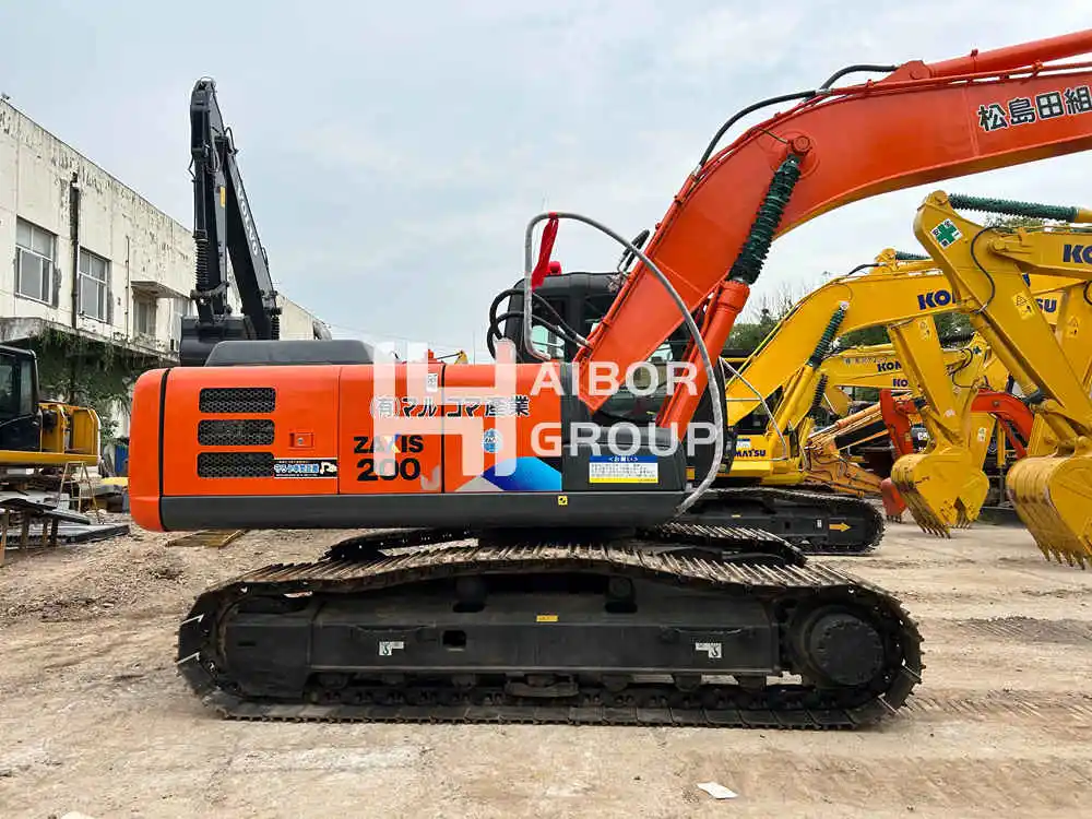 Hitachi ZX200-6 20 Ton Hydraulic Crawler Excavator Japan Origin