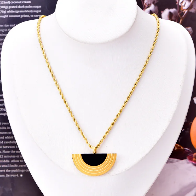 New Design Pearl Shell  Top Quality Waterproof 18K Gold Titanium Steel Popular Jewelry Necklace Earrings Sets for Women