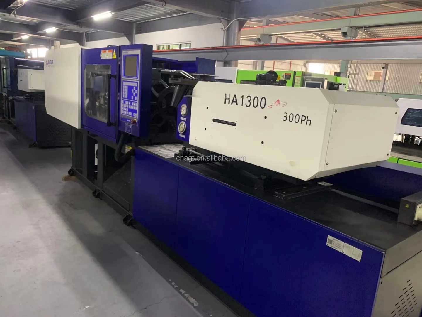 Pressurized Injection Machine 130T Haitian Pressurized Plastic Injection Molding Machine Used ...