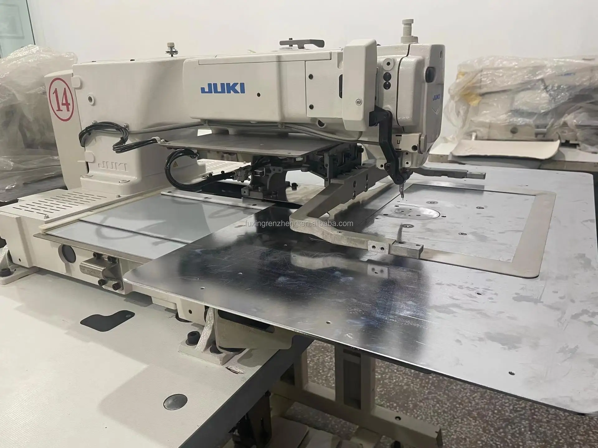 Jukis AMS-221E-3020HL Programmable Pattern Sewing Machine Sewing Area 300*200mm Suitable for Sewing Jeans Back Pockets