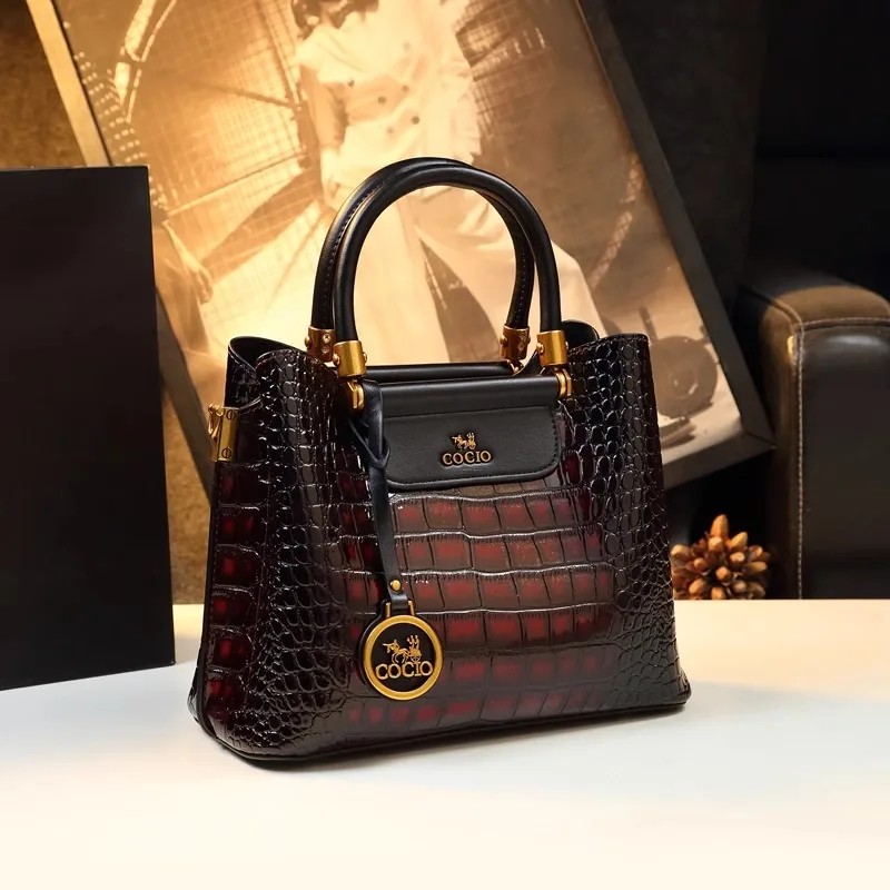 Elegant Large Capacity Crossbody Bag for Stylish Moms