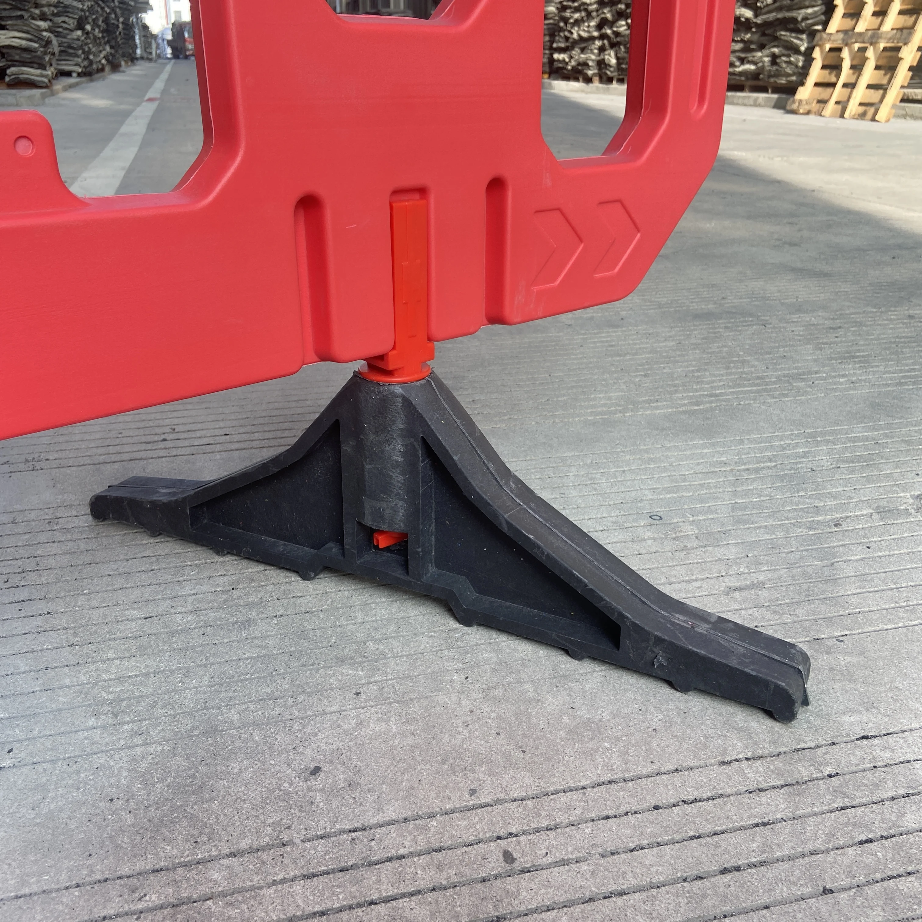 Blue/Yellow/Red Plastic Road Traffic Management Barrier for Roadway Safety Temporary Traffic Barrier Fence supplier