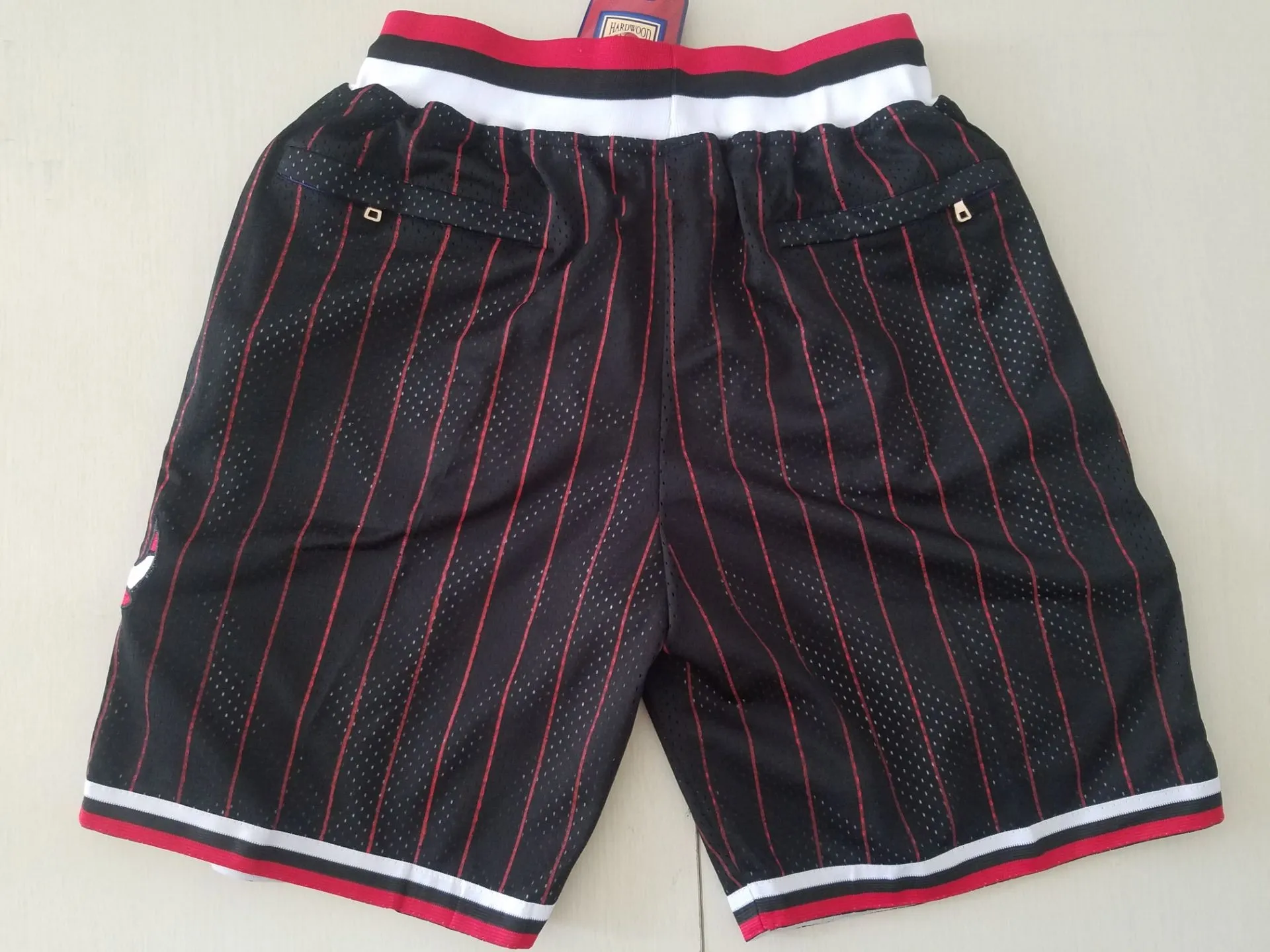 Vendita Calda Asciugatura Rapida Bicchierini Degli Uomini Toro Rosso Della  Maglia Della Banda Poliestere Pantaloncini Da Basket Tasca Zip Pantaloncini  Da Basket Gp20200365bk - Buy Pantaloncini Da Basket,Maglia Pantaloncini Da  Basket,Mens Pantaloncini