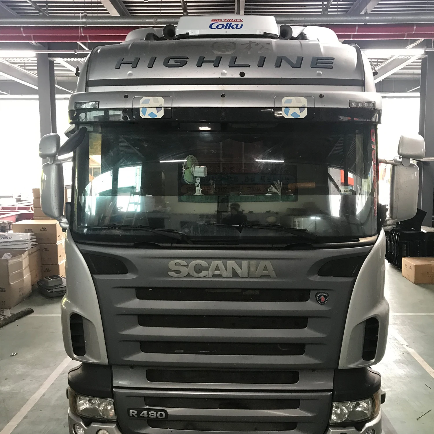 DC 12V Truck Parking Compressor 6400 BTU Rooftop Mounted Air Conditioning Unit for Scania Volvo Hino UD Isuzu