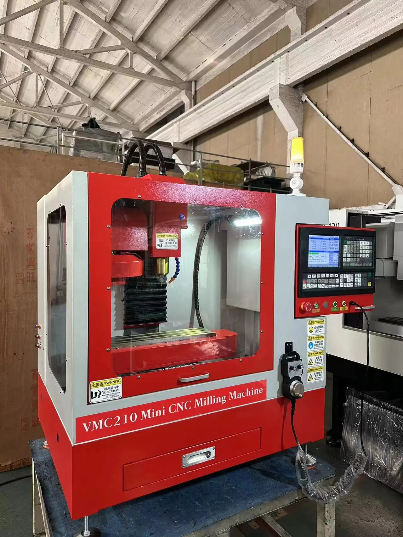 XH7115B Mini CNC Milling Machine - Precision and Efficiency