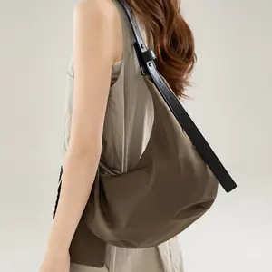 Guangzhou High Quality Woman New Fashion Nylon Crossbody Bag Cross Body Shoulder Bags for Women