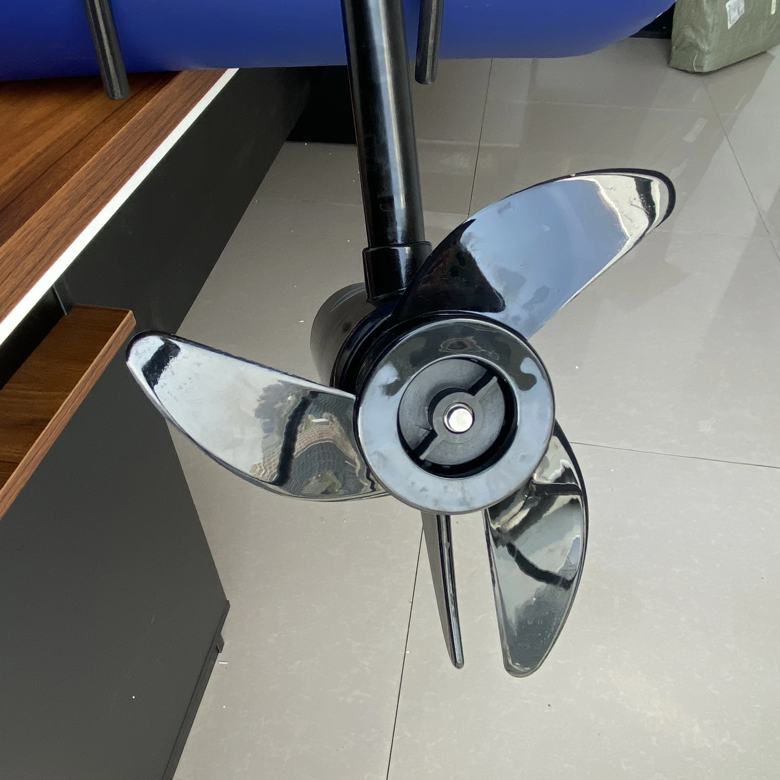 Moteur électrique Hors-bord Et à Montage Avant Pour Bateau, Batteries