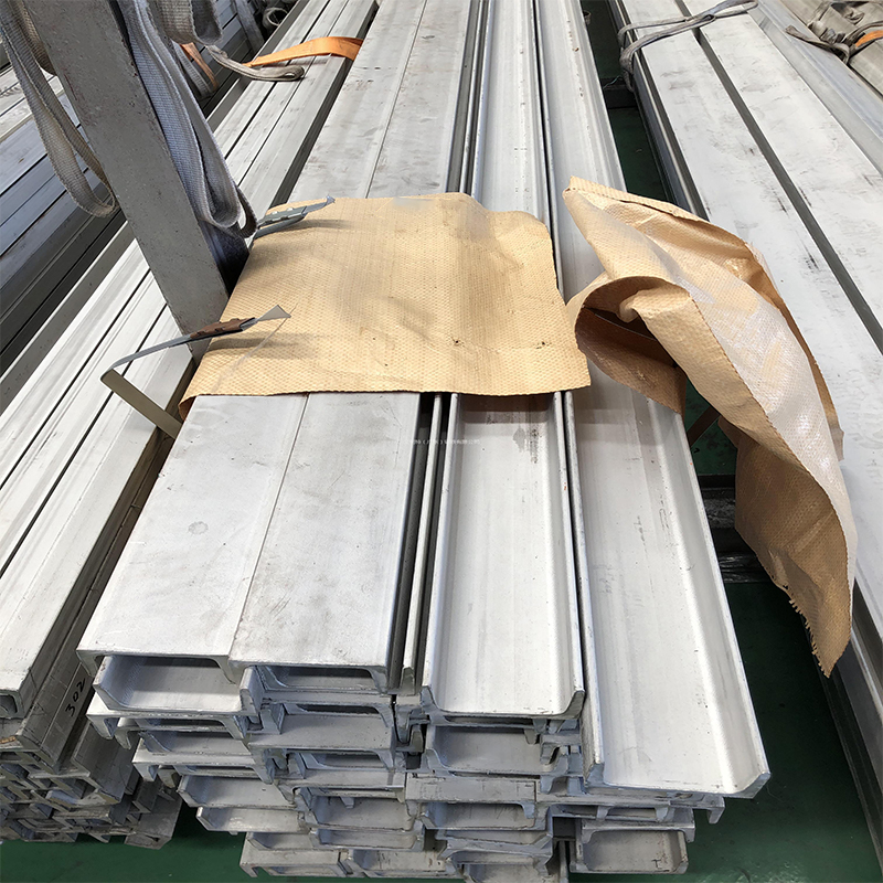 C7 X 14.75 X 20 steel channel