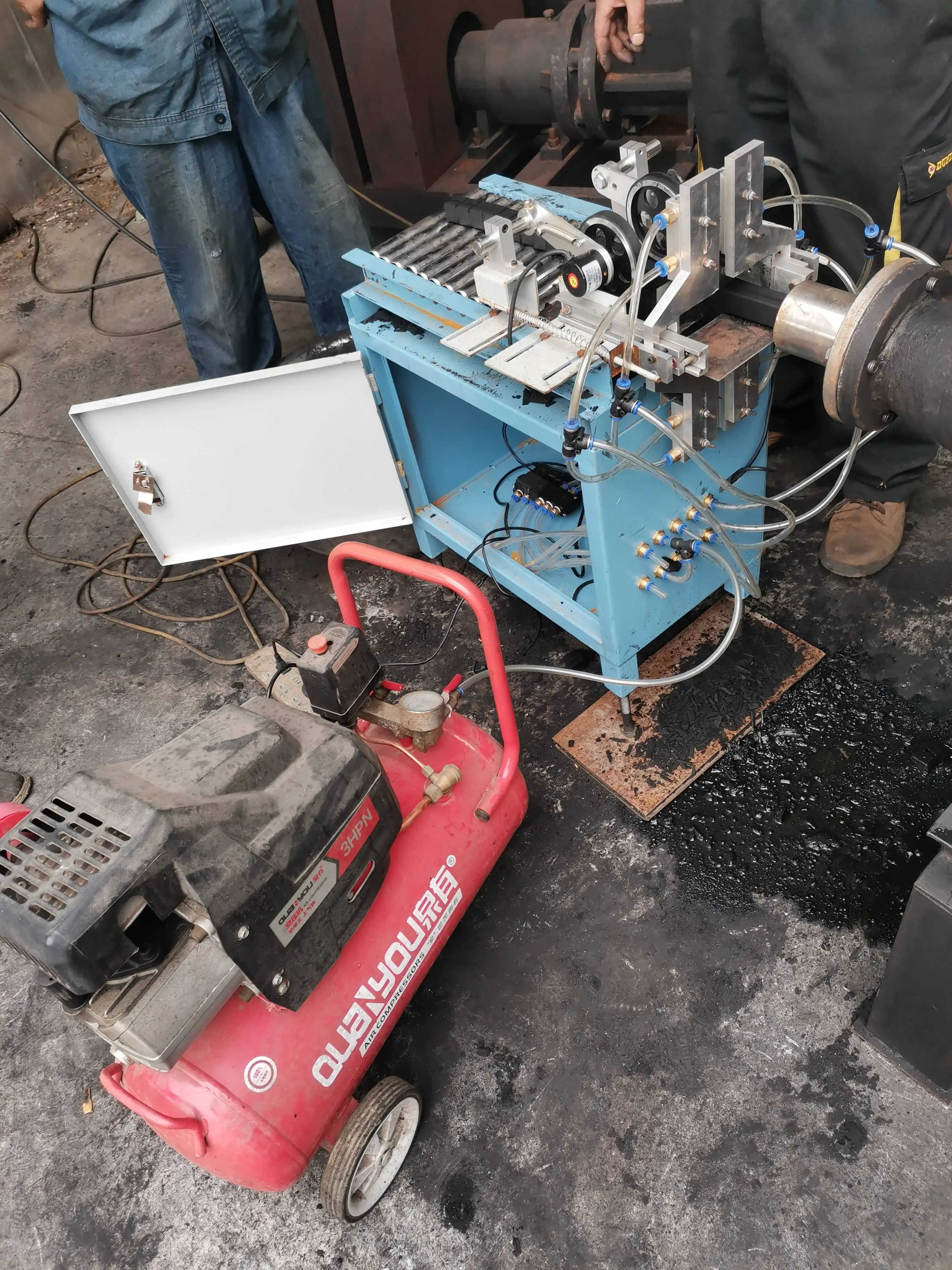 Walnut Shell  Peanut Shell Charring  Charcoal Rod Briquette Machine