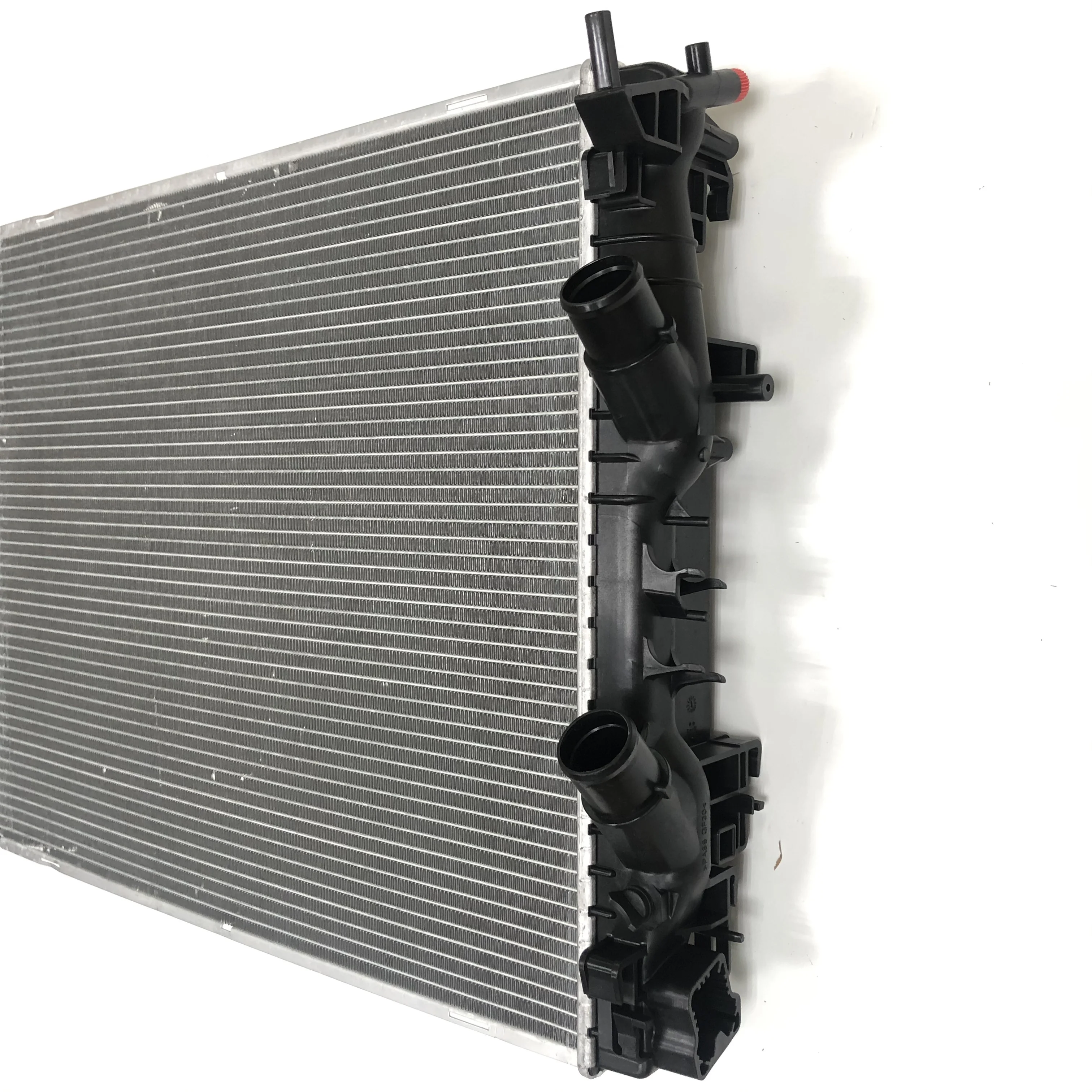Auto Engine Water Radiator OEM 670038340 New Aluminum Auto Parts for Ghibli Quattroporte M156 12 Months Warranty