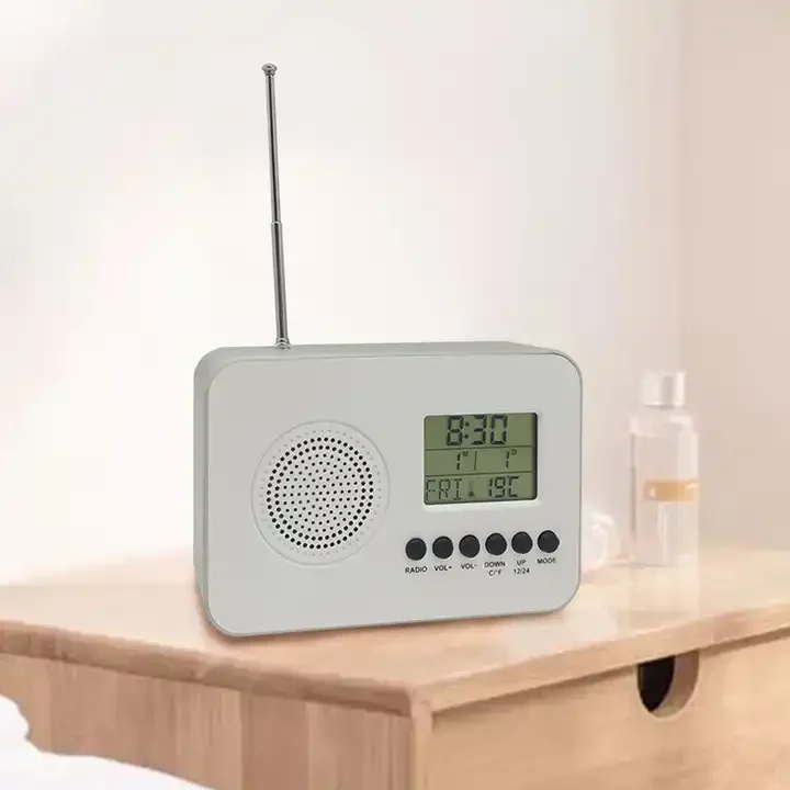 Home Decoration Digital Desktop Radio Alarm Clock Retro Metal FM Antenna Radio Clock