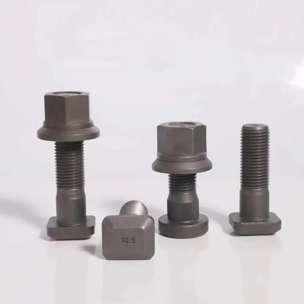 スカニア用 7/8-11Tx110 標準ISO 車輪ボルトとナット HRC33-42