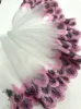 Morado y blanco