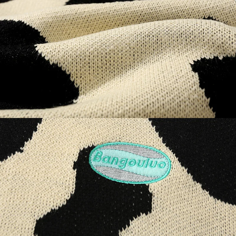2024 Latest Design Men's Sweater Men's Sweater with Cow Jacquard Pattern Loose and Comfortable Pullover for Men
