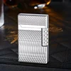 Texture in rilievo con diamante argento