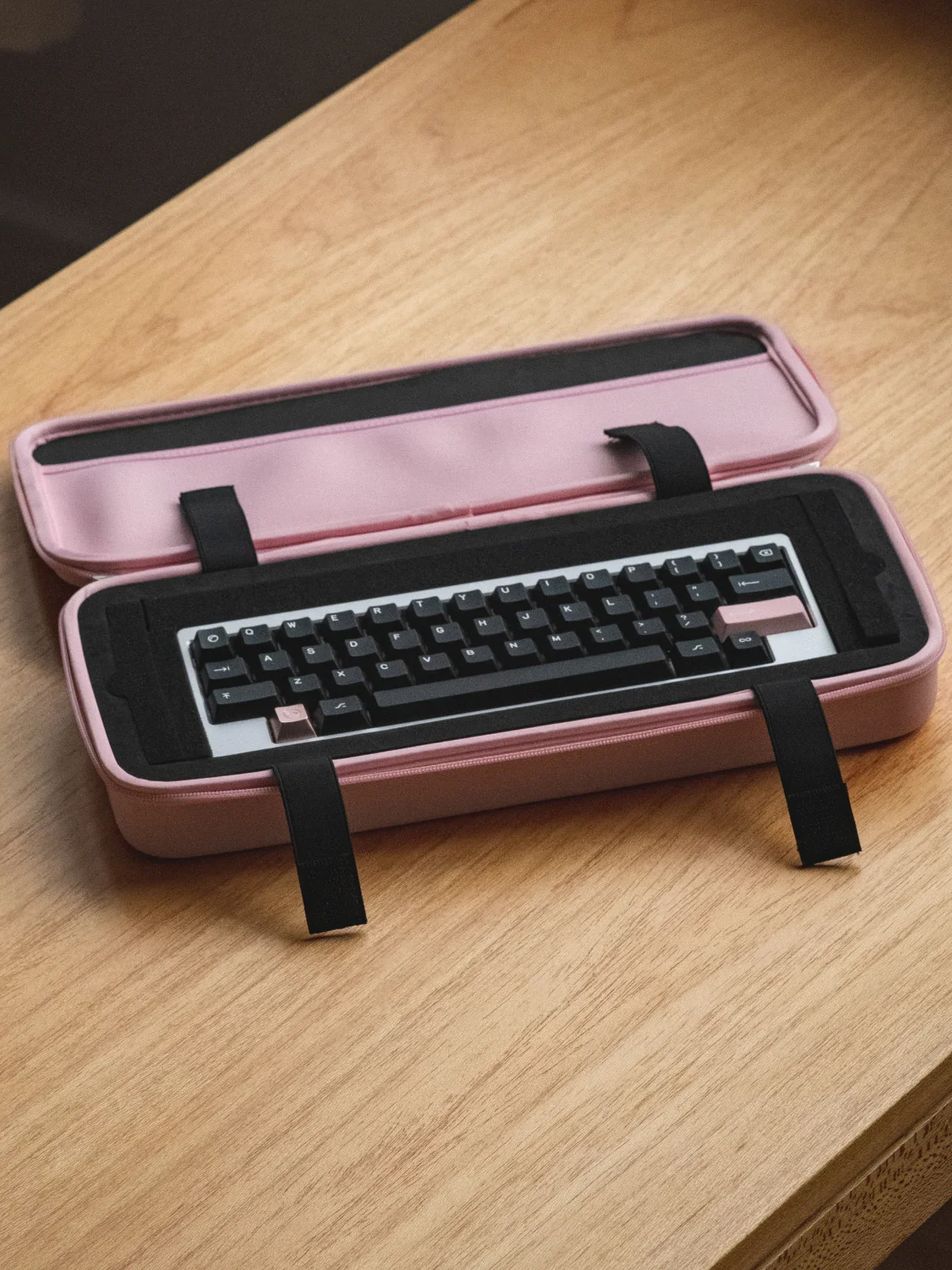 Customized Hard Shell Durable Protective Shockproof Carry Keyboard Eva case Fits 60% 65% Mechanical Keyboard Eva case
