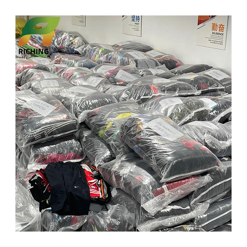 Venta al por mayor Alemania Niños Hombre Pacas Ropa Nombre de la