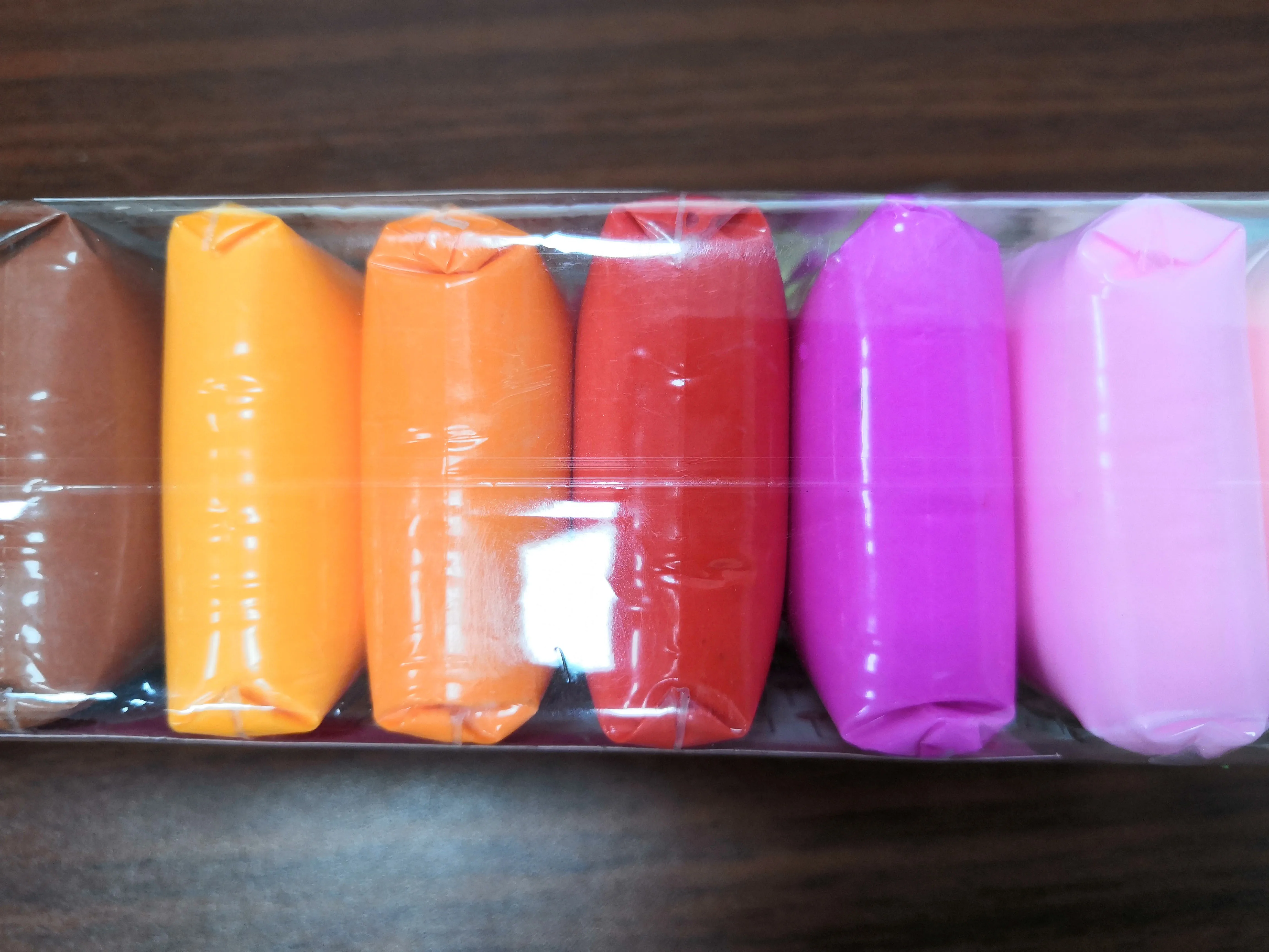 Polymer Clay, set di 32 colori di argilla, kit creativo per modellare, non appiccicoso, non tossico, plastilina fai da te con strumenti per la scultura e accessori per gioielli, ideale come regalo