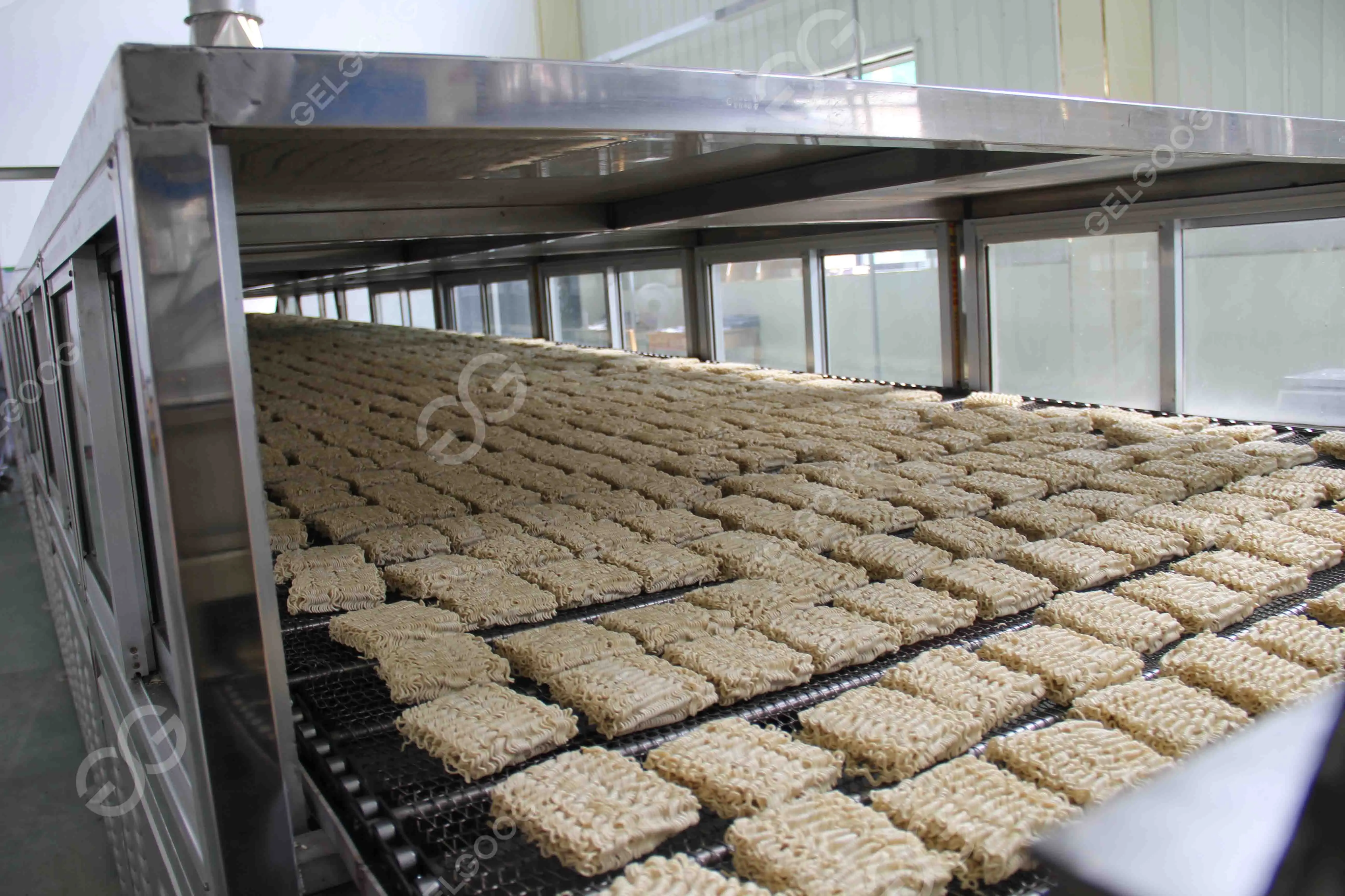 Automatic Cooking Fried Instant Noodles Production Line Cup Packing Instant Noodle Making Machine for Sale