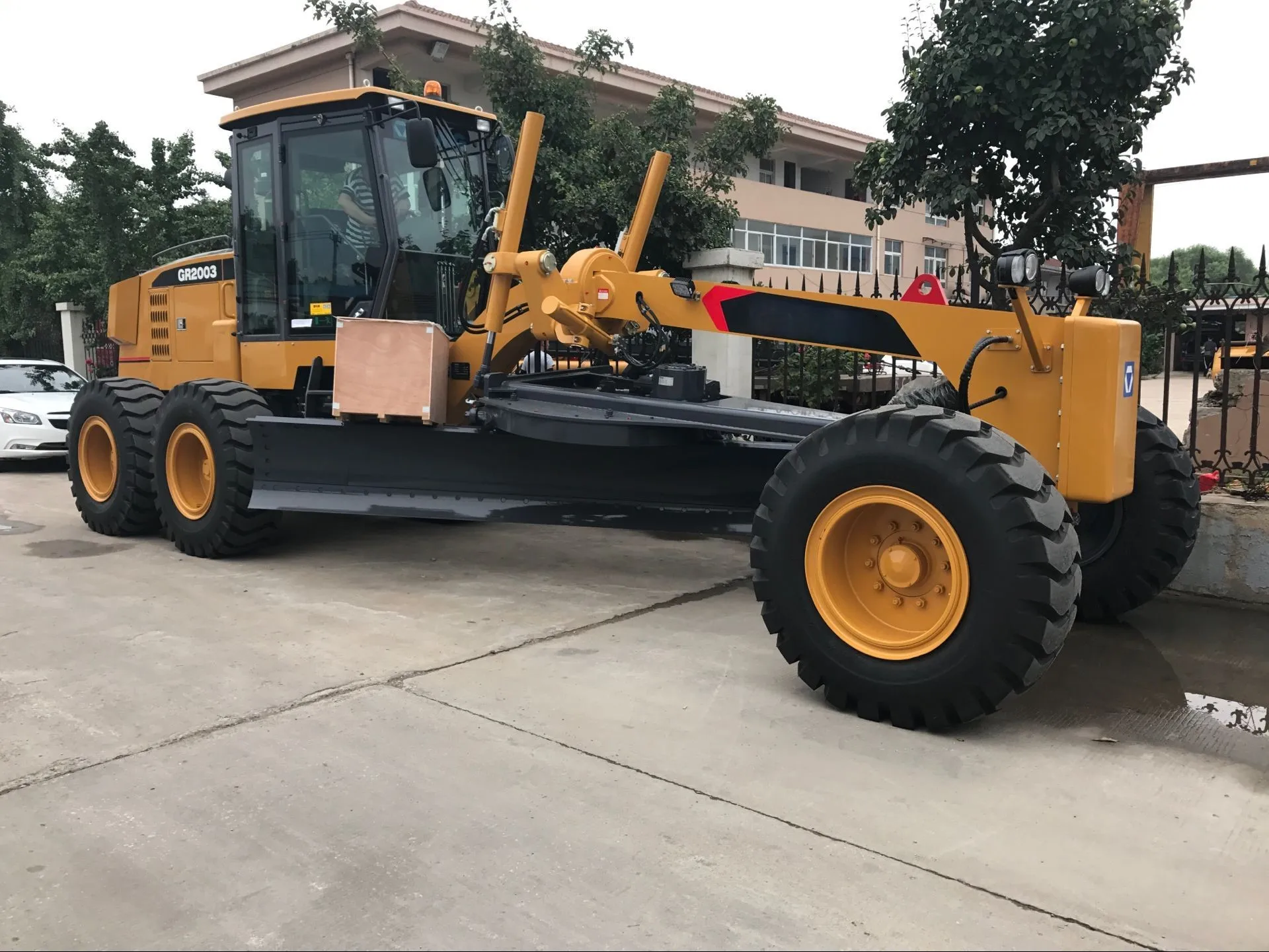 New Road Construction Product 200HP Motor Grader GR2003 With High Performance factory