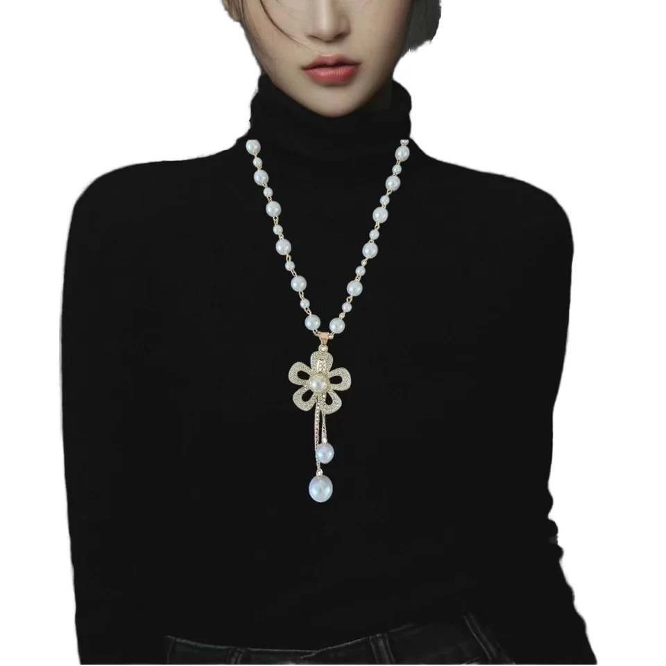 2026Fashion Fine Jewelry Gold Plated Sweater Chain Honeybee Flower Butterfly Pearl Charm Women Diamond Crystal Pendant Necklace