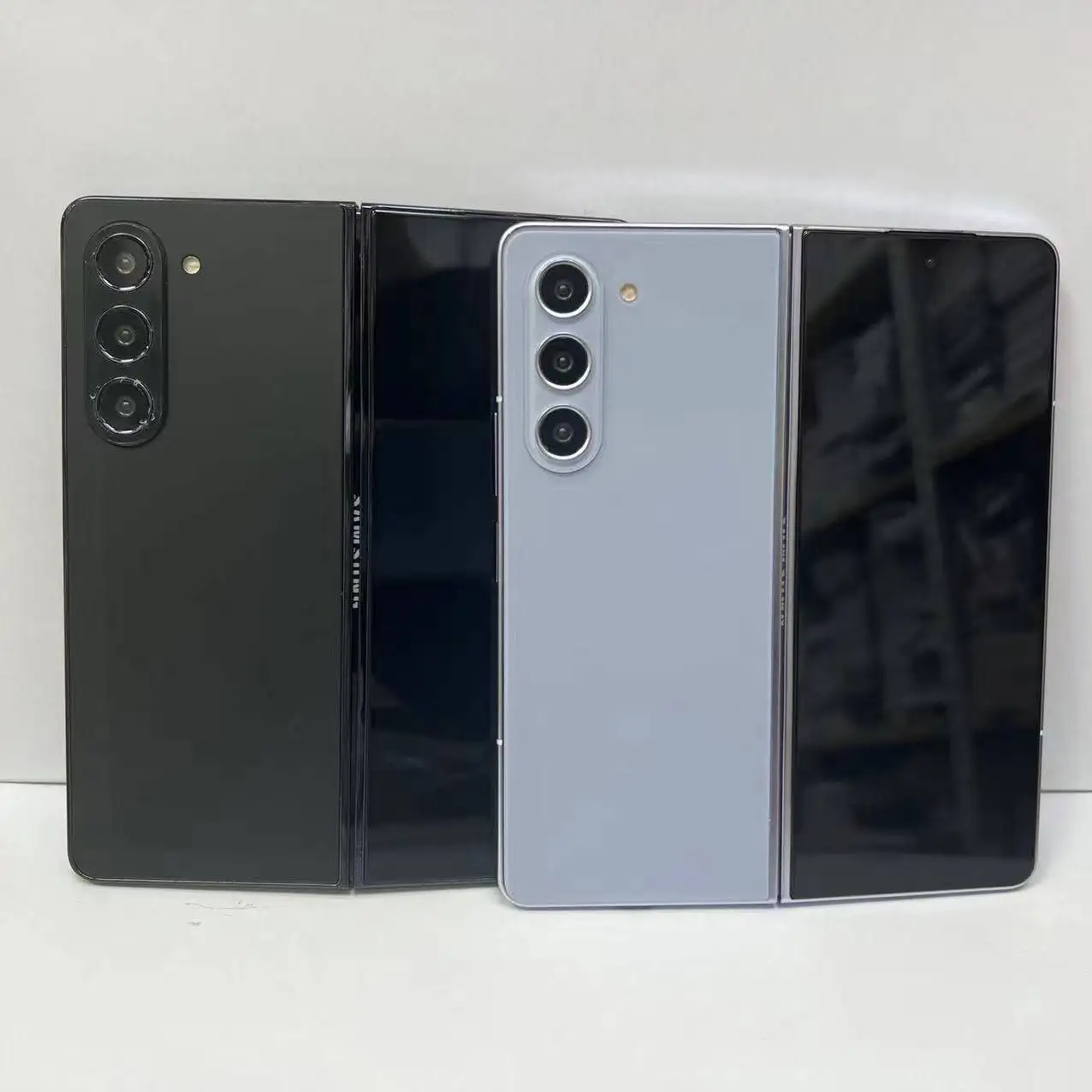 samsung galaxy fold dummy phone