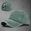 verde oscuro
