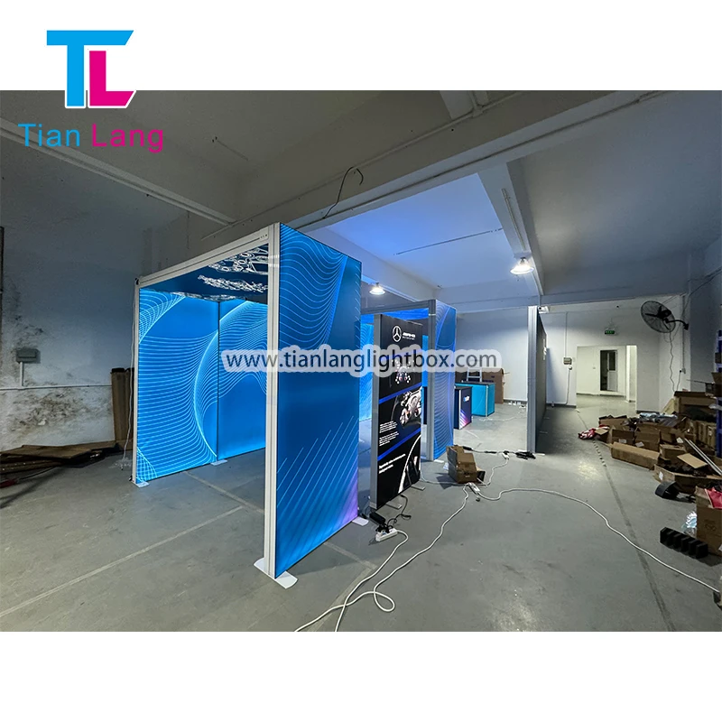 Výstavní kosmetika a reklamní zařízení Čínská výstavní expozice 10X20 Stand Direct Tradeshow Zobrazit Přenosné policemi