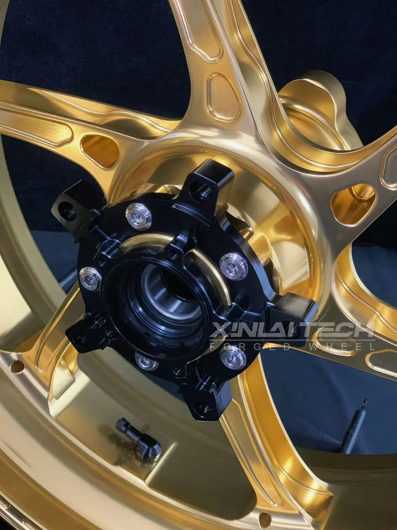 XL Custom Forged Motorcycle Wheels for Yamaha R1 R1M MT10 CNC Forged Billet Aluminum Rims 17 18 Inch Anodized Finish OEM ODM - Image 4
