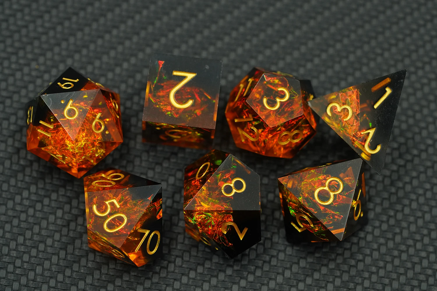 Custom Polyhedral Logo Rpg Dungeons and Dragons Sharp Edge Mini Candy Paper 16mm Dice Set manufacture