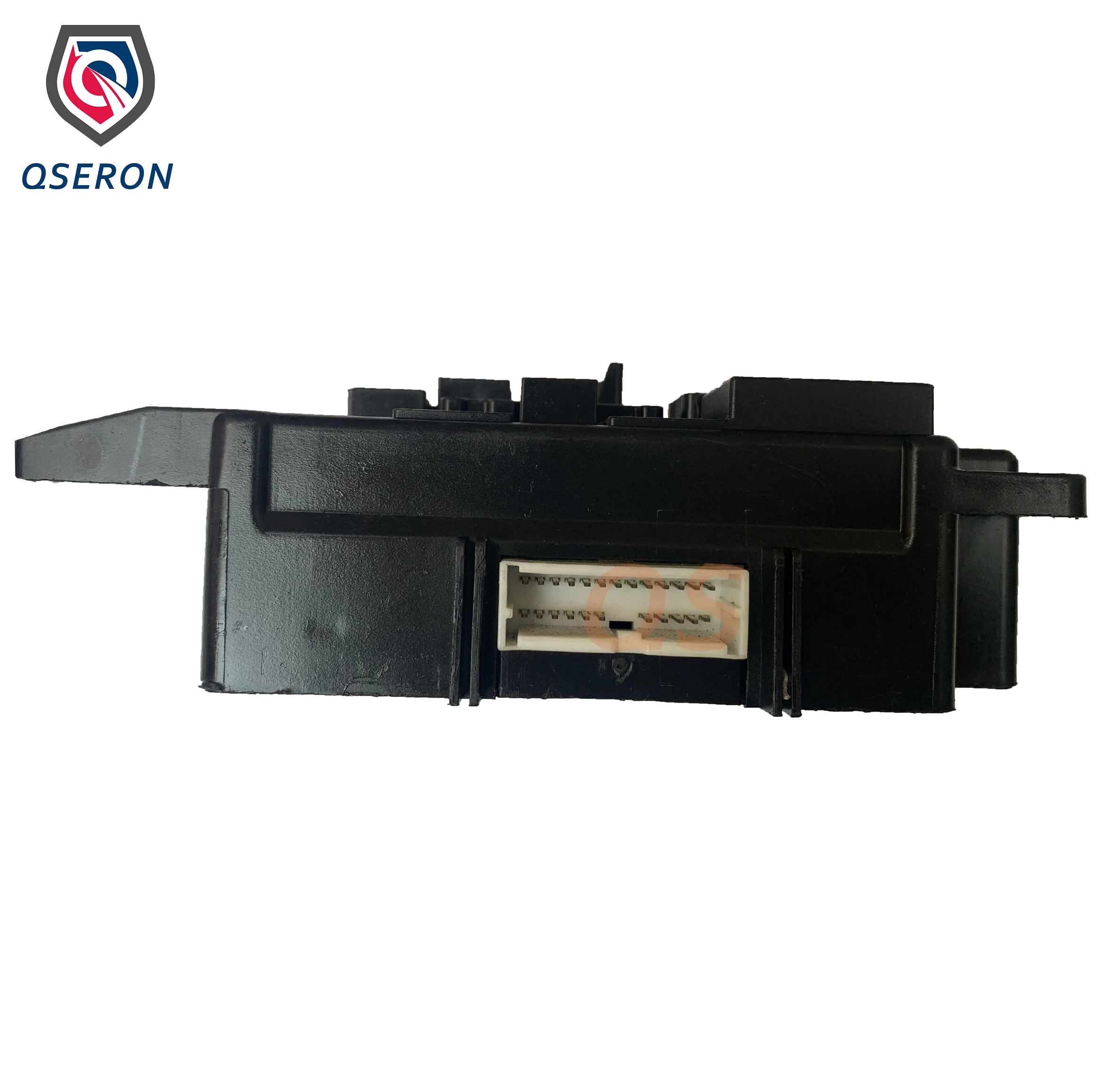 Box Relays Fuses 1078586 L8637-002A for MITSUBISHI Lancer