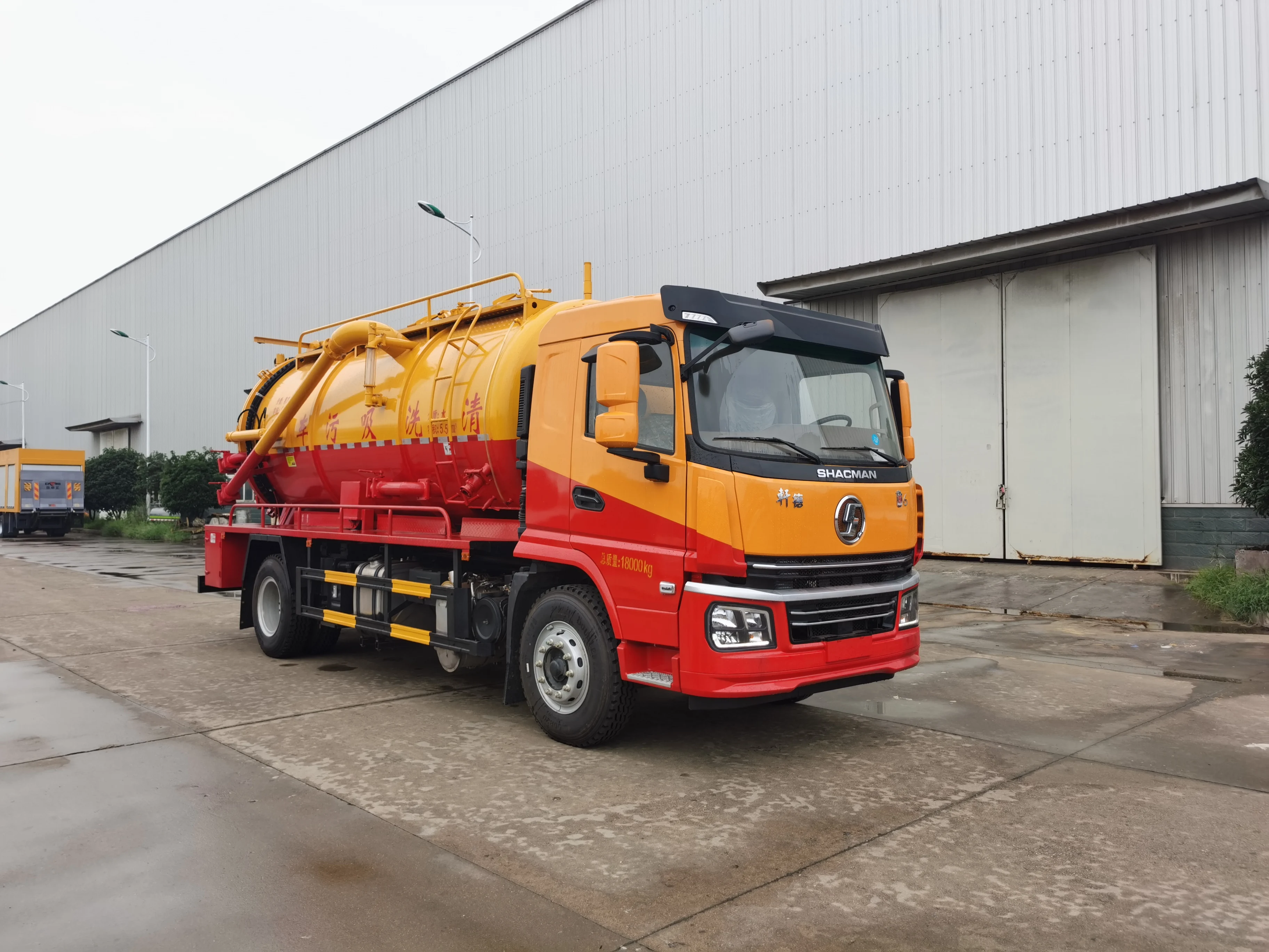 Alibaba.com: 10000L High Pressure Industrial Dust Vacuum Truck with ...