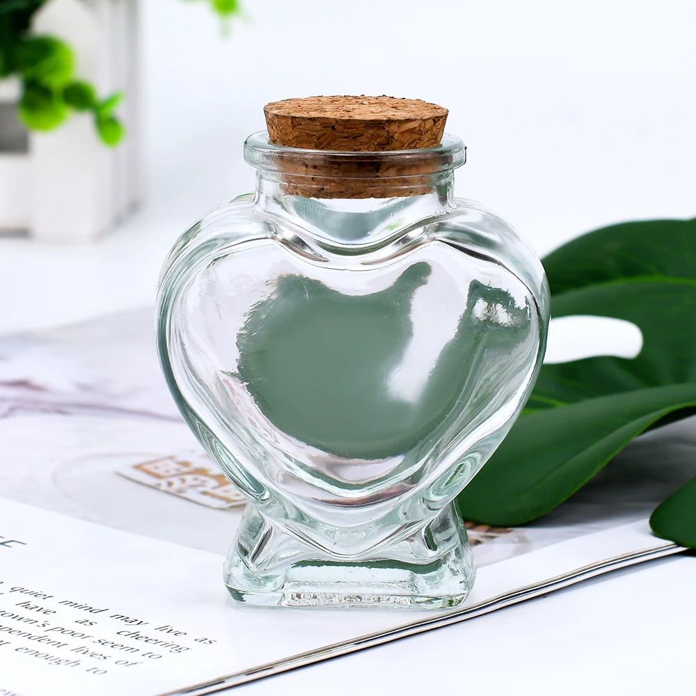 コルクストッパー付きの空の透明なガラス瓶50ML70mlハート型バッド花瓶
