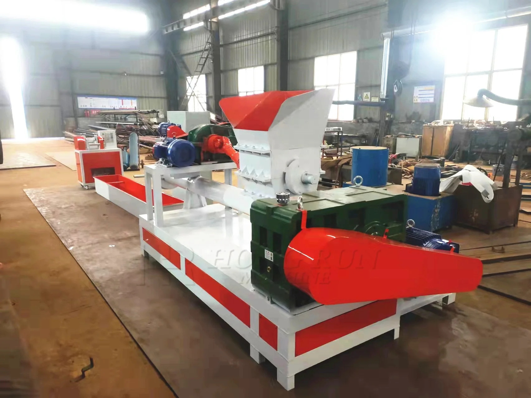 Waste plastic granulator Mineral water bottle recycling granulation equipment Plastic film crushing granulation production line