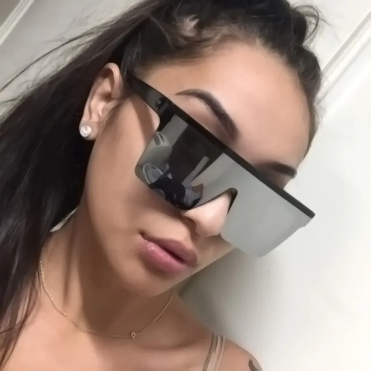 2022 New Occhiali Da Sole Trendy Wholesale Shades Sunglasses Fashion Women  Square Flat Top Oversized Big Pc Sun Glasses Frame - Buy Big Square 2021  New Sunglasses,Trendy Sunglasses Women,Oversized Rimless Sunglasses Product