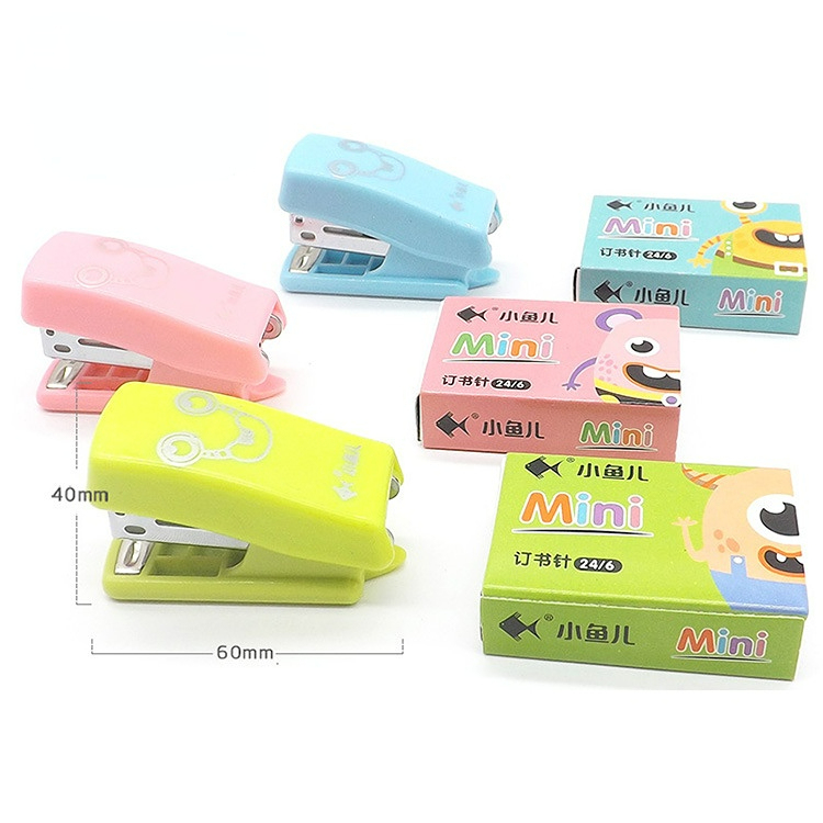 JYJLLM Mini Agrafeuses Mignonnes - 2 Sets Noir Et Blanc Avec Agrafes Et Désagrafeur Intégré - Parfait Bureau Et Étudiants