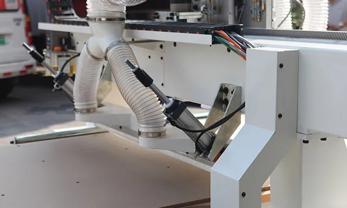 HUAHUA Linear Rail Ac Servo Motor Door Atc Syntec Controller 3 Axis 12 Tool Cnc Machine Wood Router With Auto Tool Change