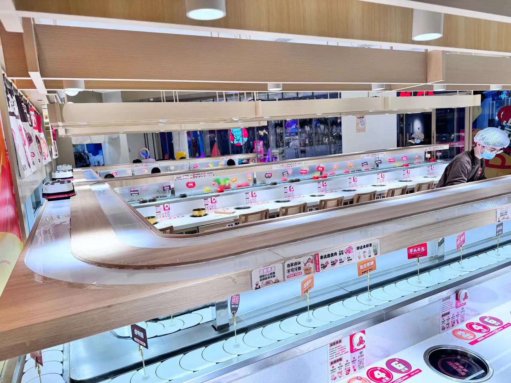 Intelligent Track Change Sushi Bar Running Machine Conveyor Belt  With Food Delivery Robot