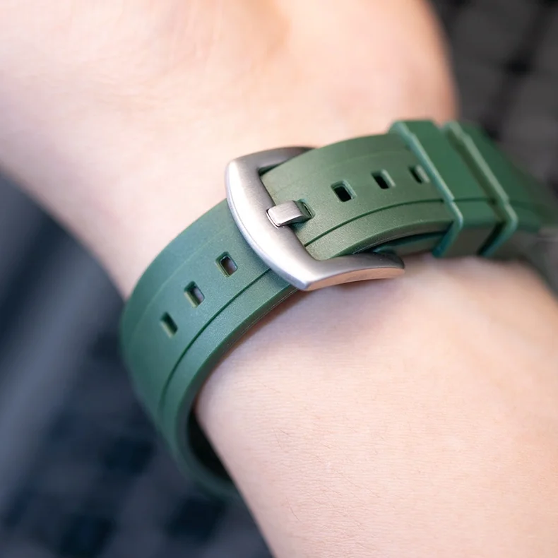 Cinturino per Orologio in Gomma FKM Vulcanica di Alta Qualità 20mm 22mm 24mm Impermeabile in Silicone a Sgancio Rapido 18/19/21/23mm