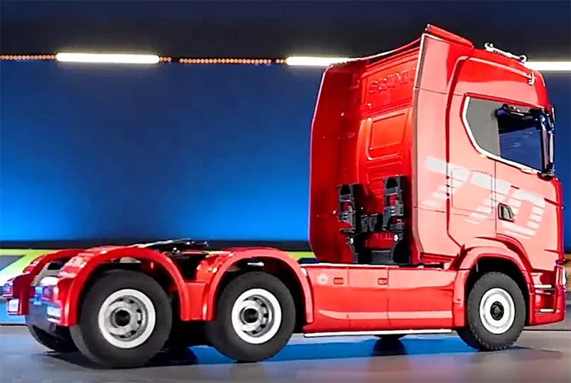 Huina 1501 1:18 Scale Scania 770S V8 RC Semi Truck - Realistic