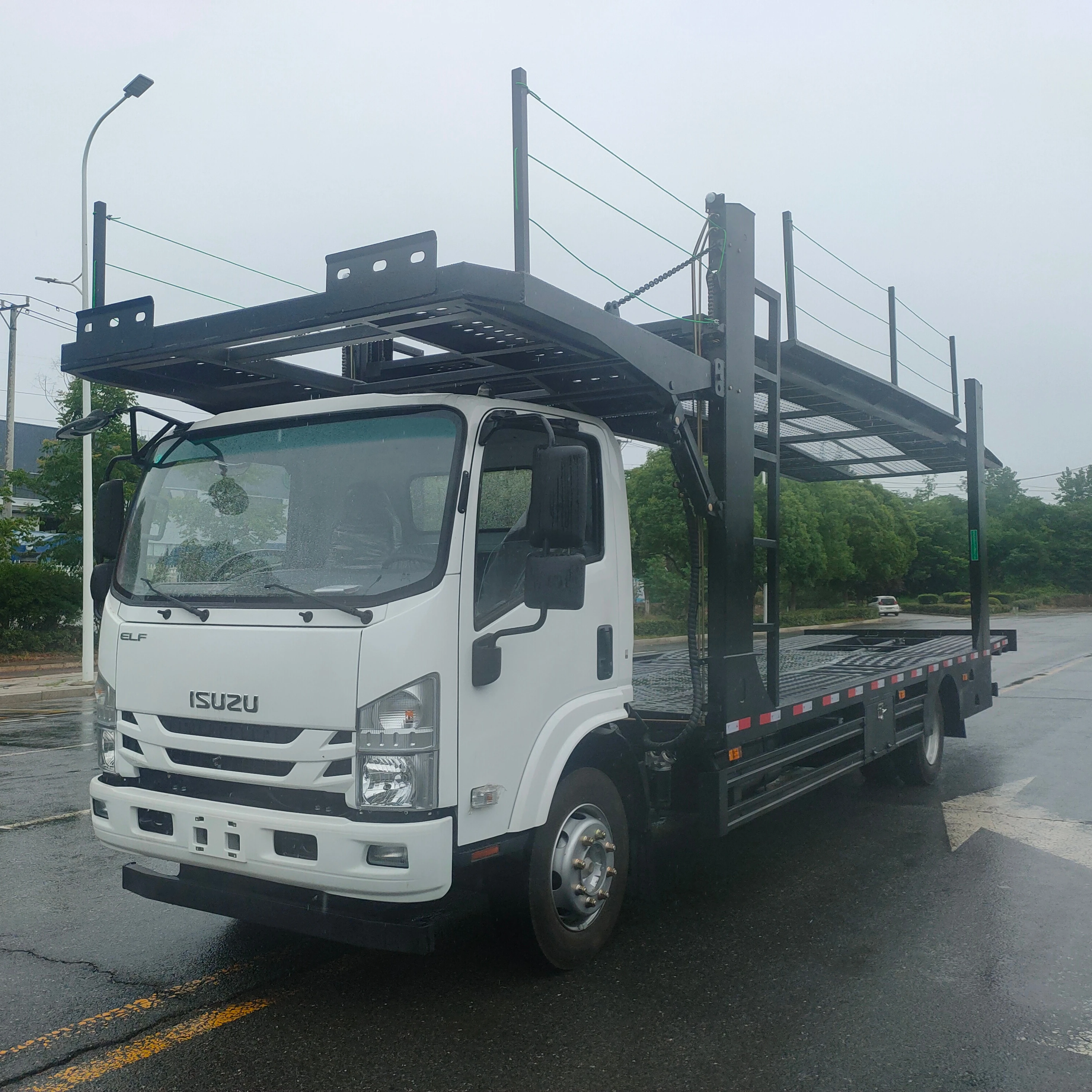 Überzeugender Doppelstock-4X2 Fahrzeugtransport-LKW, Fahrzeugträger für 4 Fahrzeuge, zum Verkauf
