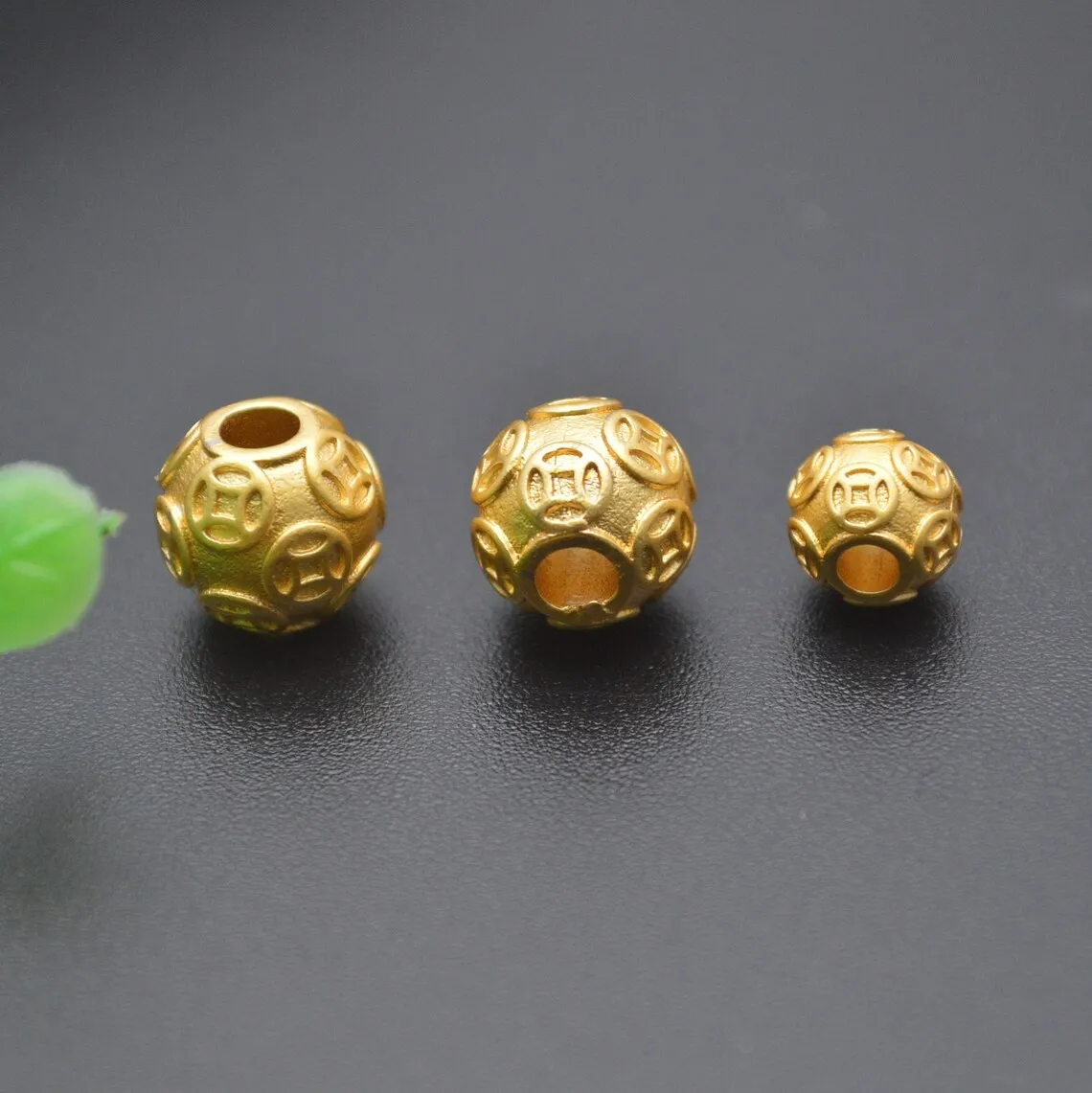 8mm 10mm 12mm Gold Plated Money Coin Lucy Metal Brass Round Beads for Jewelry Making