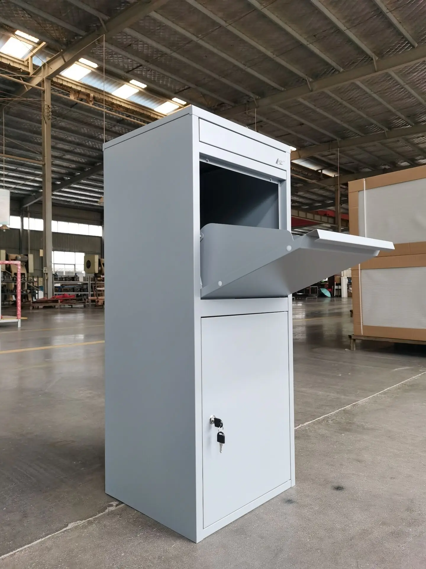 American Stand Post Letterbox Modern Small Parcel Mailbox Free Standing Outdoor Metal Design with Waterproof Feature