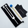 Bolsa de tela negra de 112.45 HZ + martillo azul