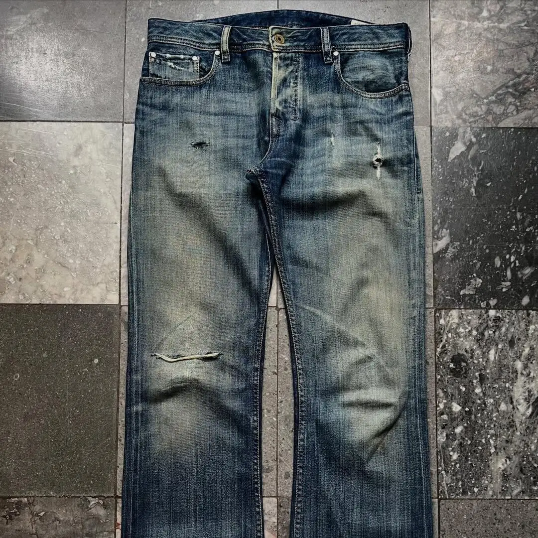 Přizpůsobitelné pánské retro uliční džíny se širokými nohavicemi, potřepané povrchové úpravy / roztrhané / stříbrné stopy / patchworkový design, přizpůsobitelné tiskové vzory.